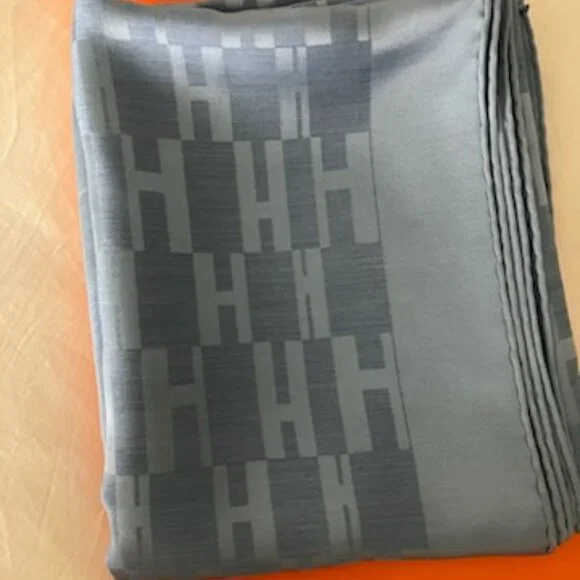 Hermes Silk and Wool Wrap - Picture 2 of 7